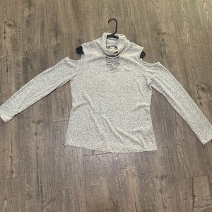 Venus long sleeved cut out shirt